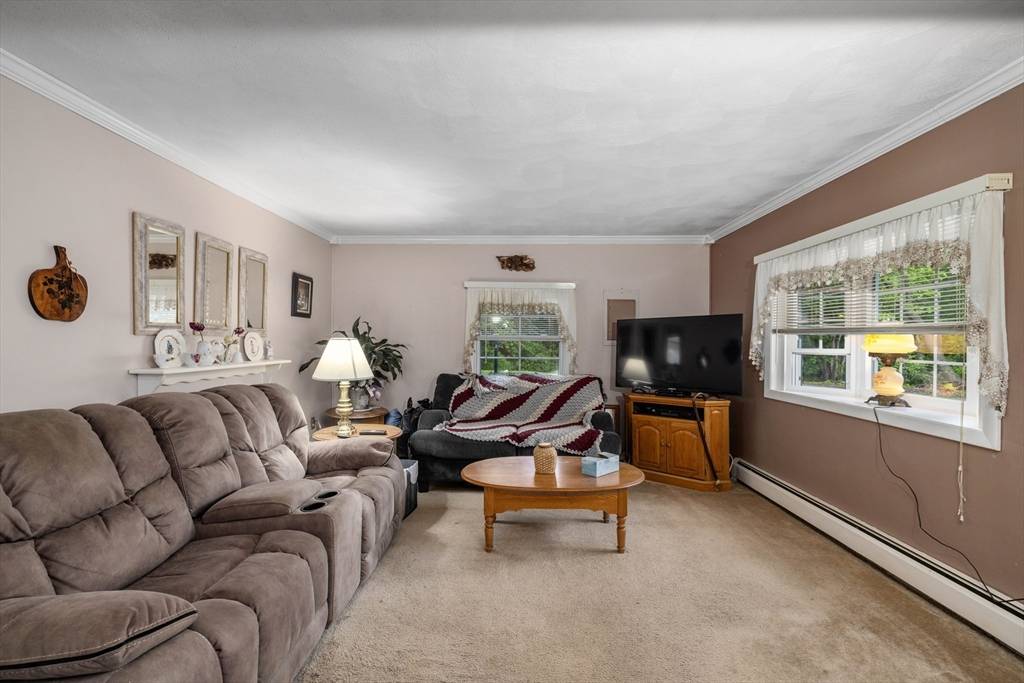 Billerica, MA 01821,8 Hurlburt Rd