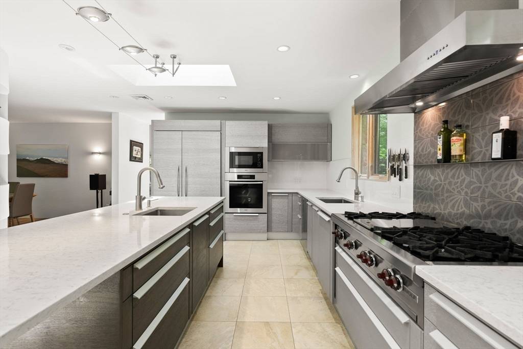 169 Hickory Rd Weston, MA 02493