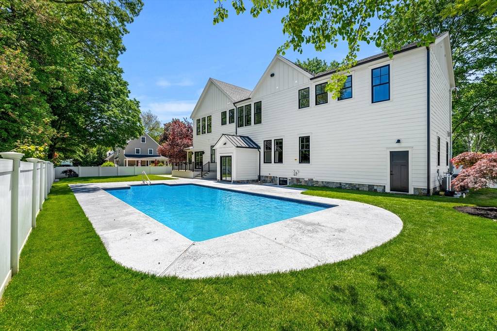 Newburyport, MA 01950,30 Alberta Ave