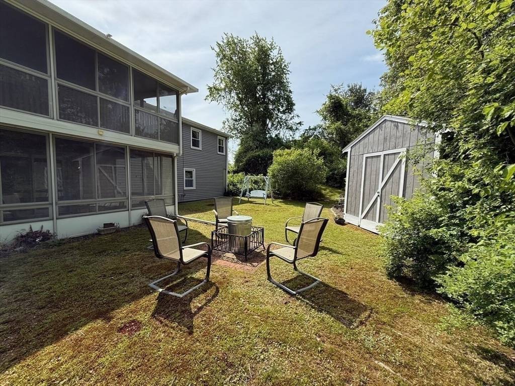Taunton, MA 02718,625 Middleboro Ave