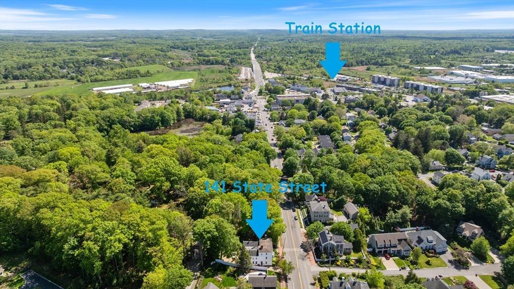Newburyport, MA 01950,141 State St #2