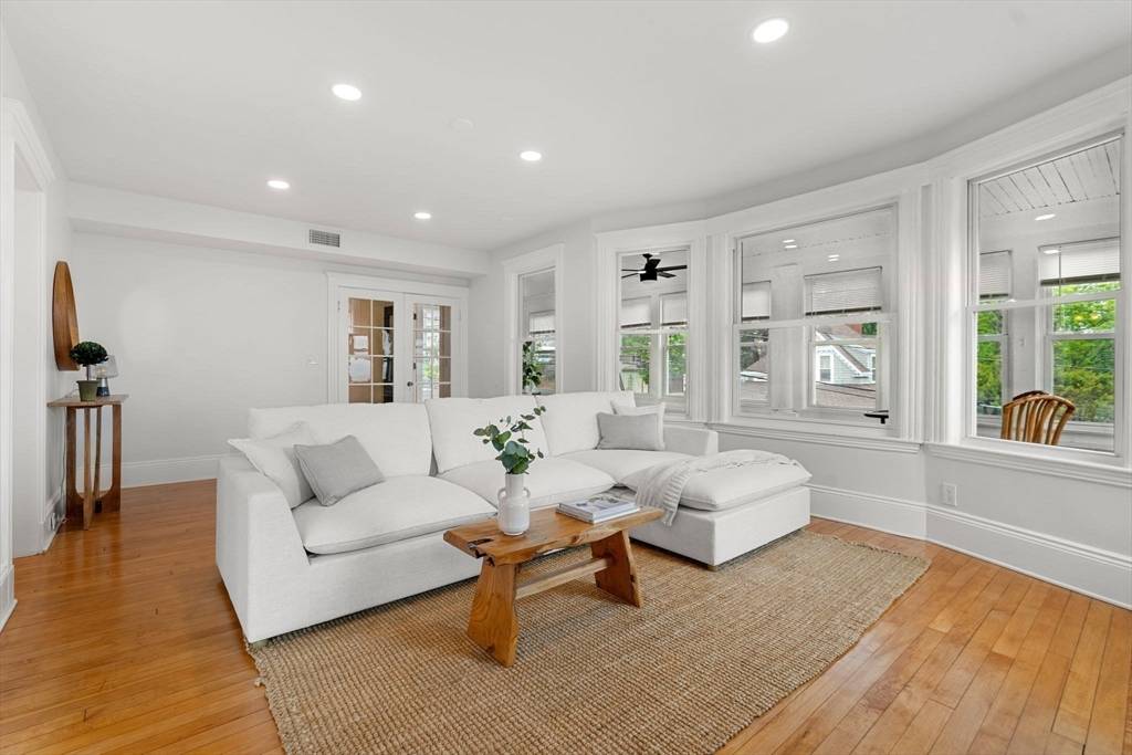 Swampscott, MA 01907,56 Greenwood Ave #2