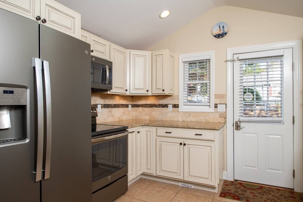 Dennis, MA 02638,56 S Yarmouth Rd