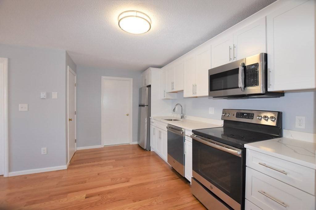 Waltham, MA 02453,88 Charles St #17