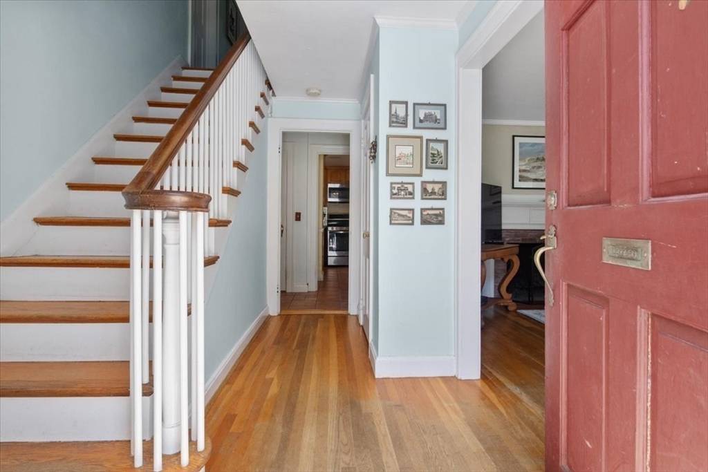 Newton, MA 02465,99 Fairway Dr