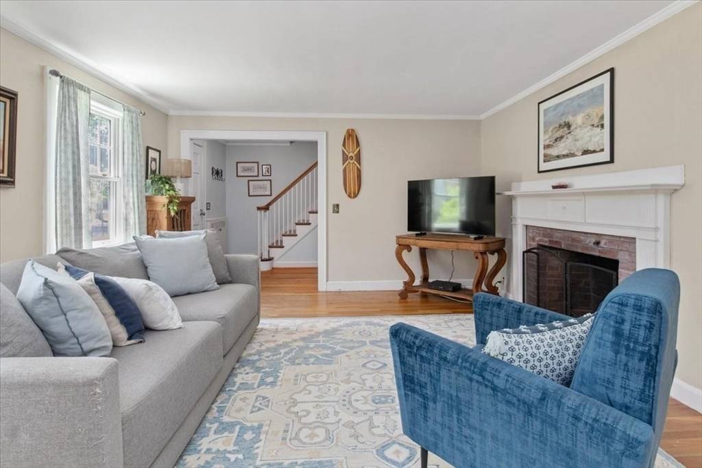 99 Fairway Dr Newton, MA 02465