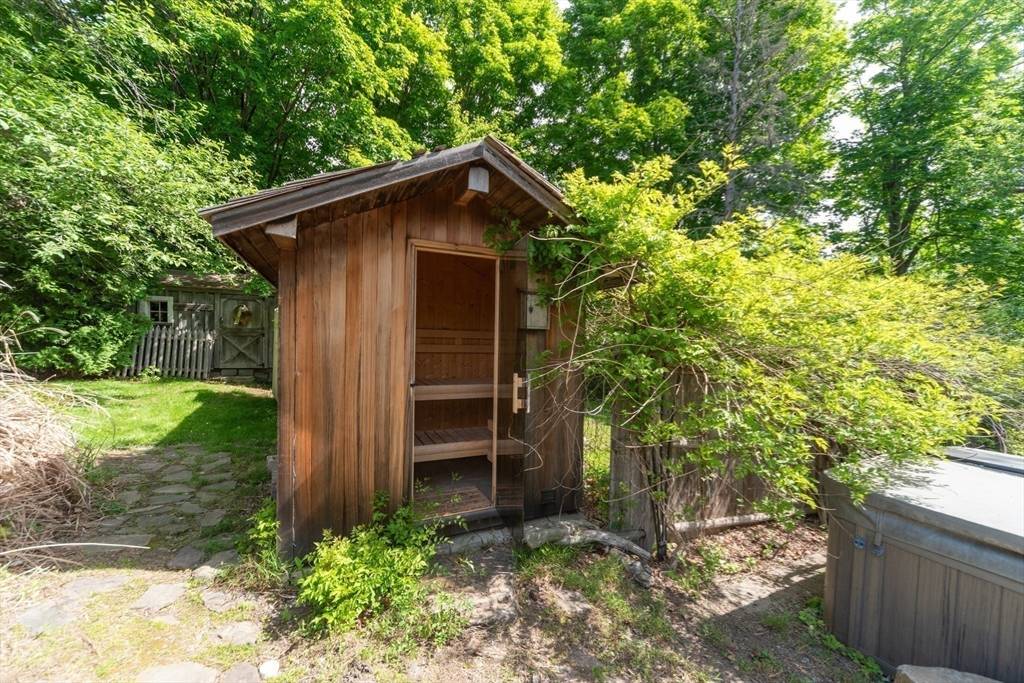 Sterling, MA 01564,53 Kendall Hill Rd