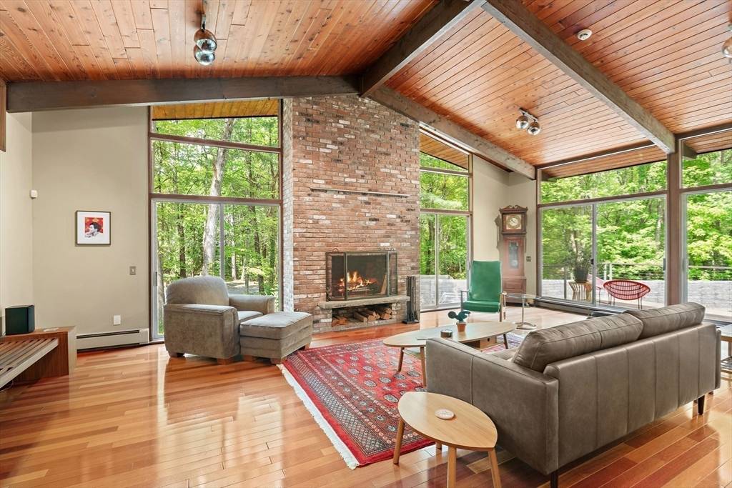 Carlisle, MA 01741,183 Indian Hill
