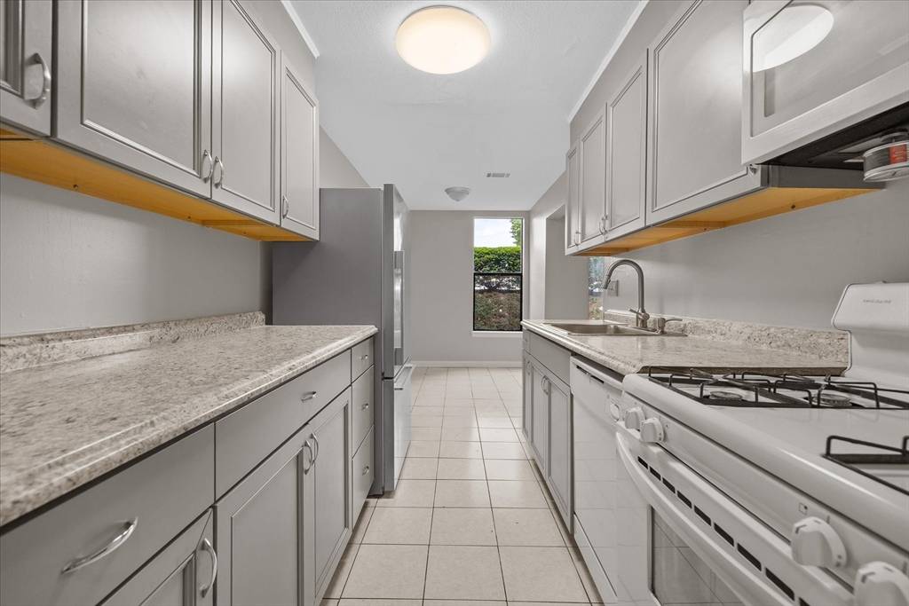Shrewsbury, MA 01545,44 Shrewsbury Green Dr #A