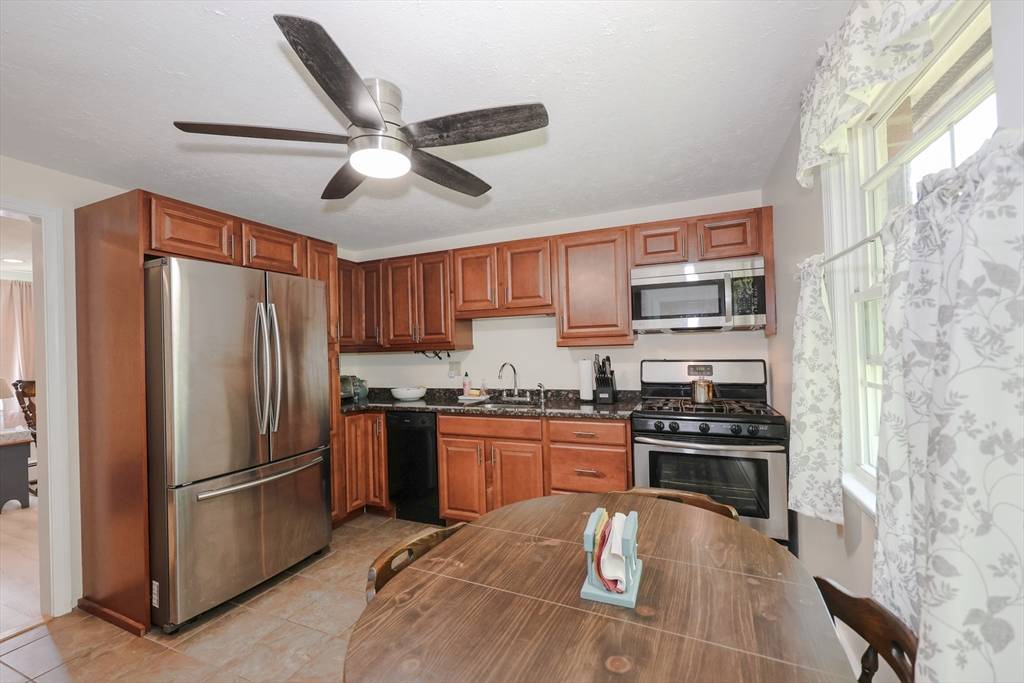 Haverhill, MA 01835,3 Myles Standish Dr #8