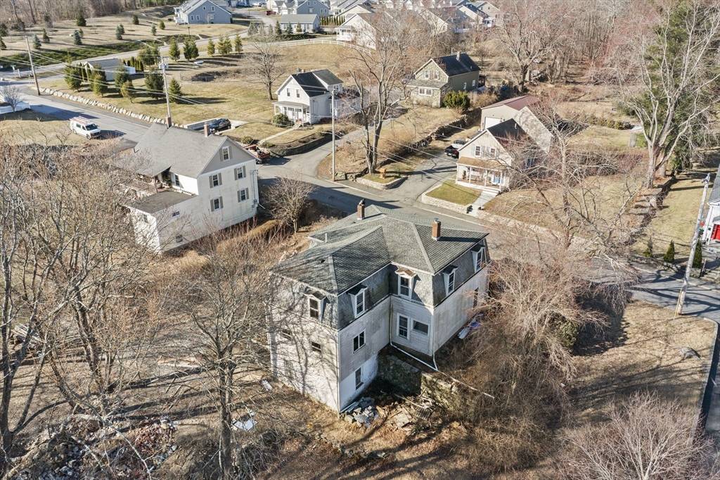 Millbury, MA 01527,33 Burbank Street