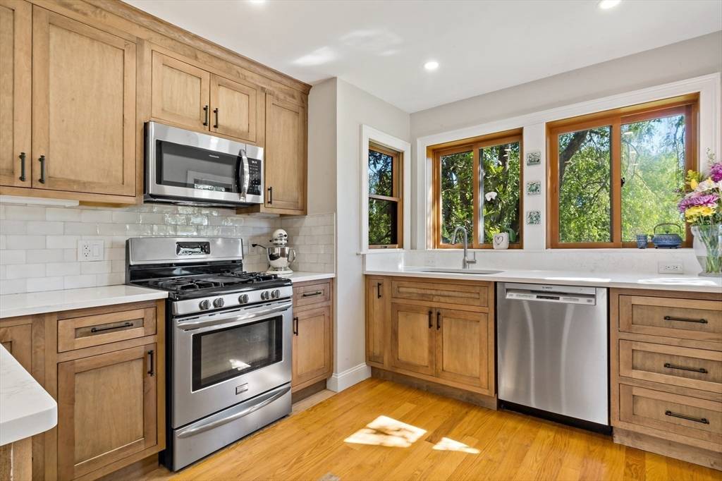 Rehoboth, MA 02769,31 Blanding Rd