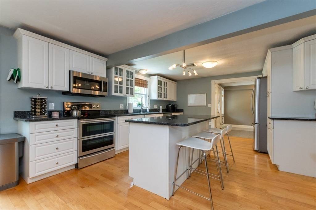 85 Mount Vickery Rd Southborough, MA 01772