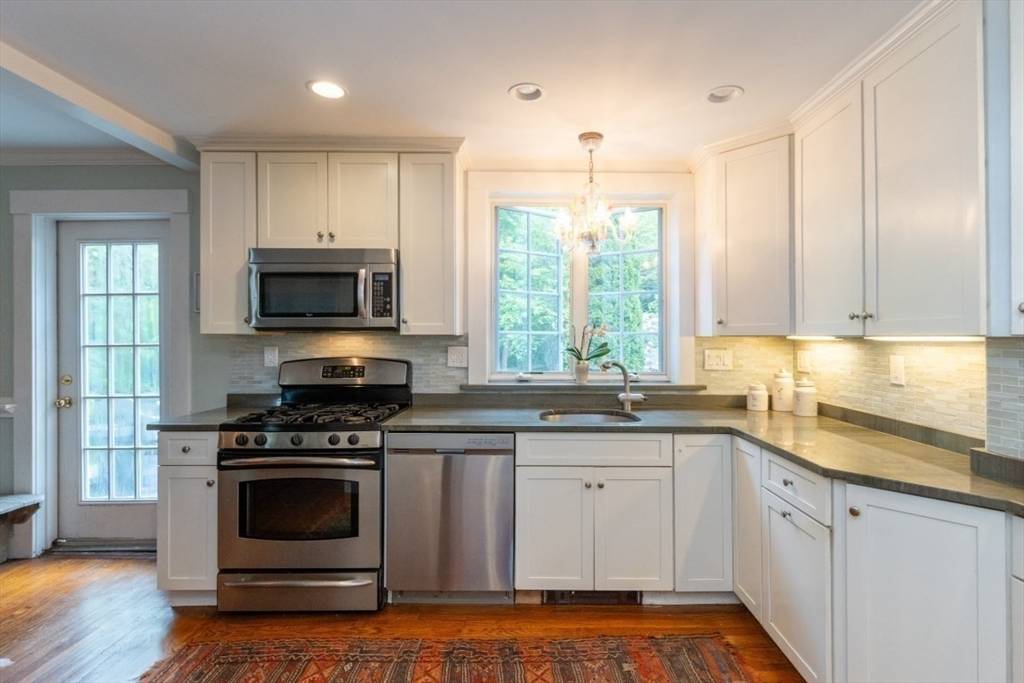 Wellesley, MA 02481,6 Willow Street