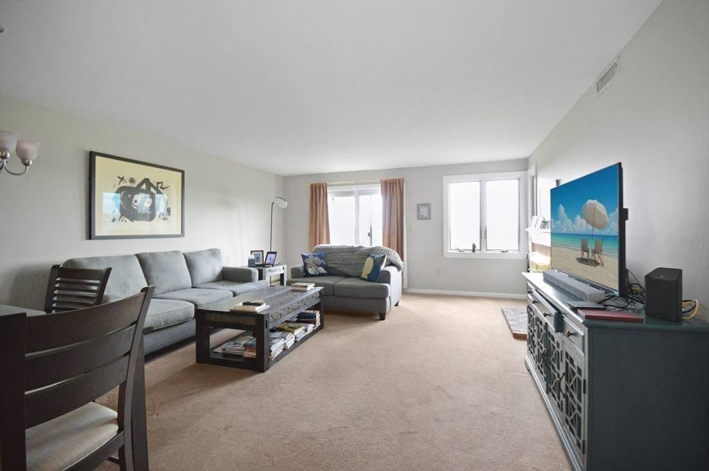 272 N Farm Dr #272 Bristol, RI 02809