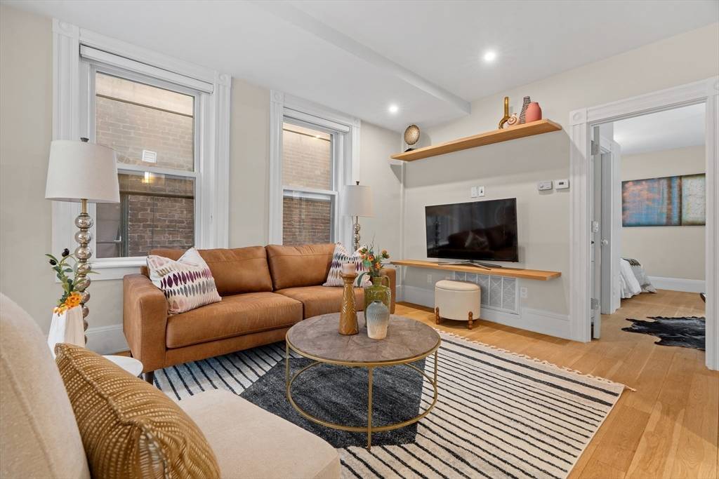 Boston, MA 02114,83 Phillips St #83