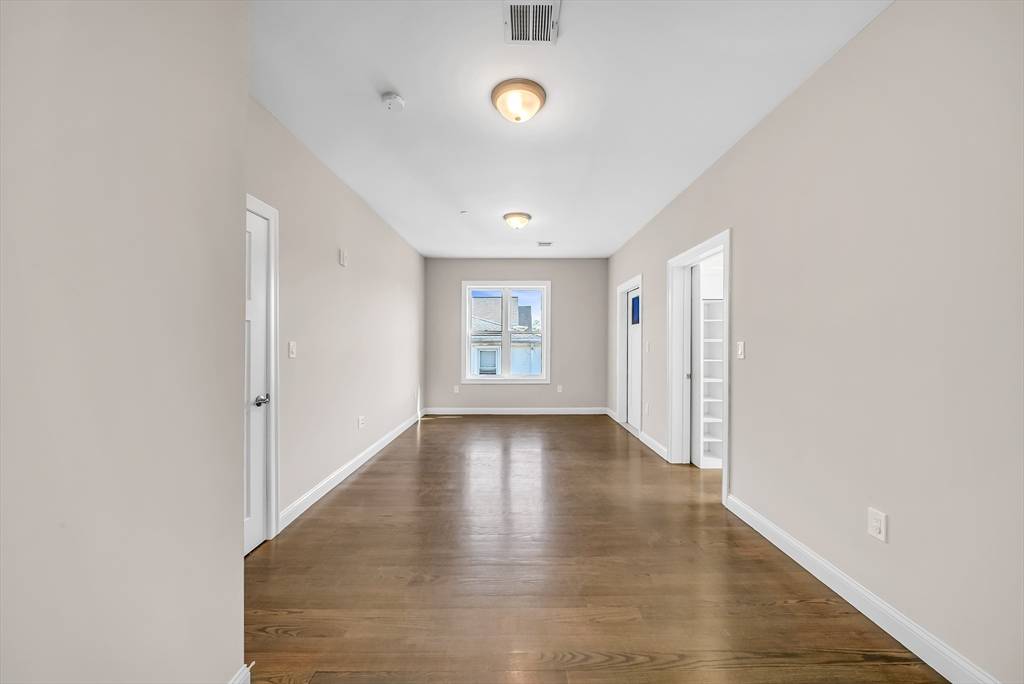 966 Hyde Park Ave #301 Boston, MA 02136