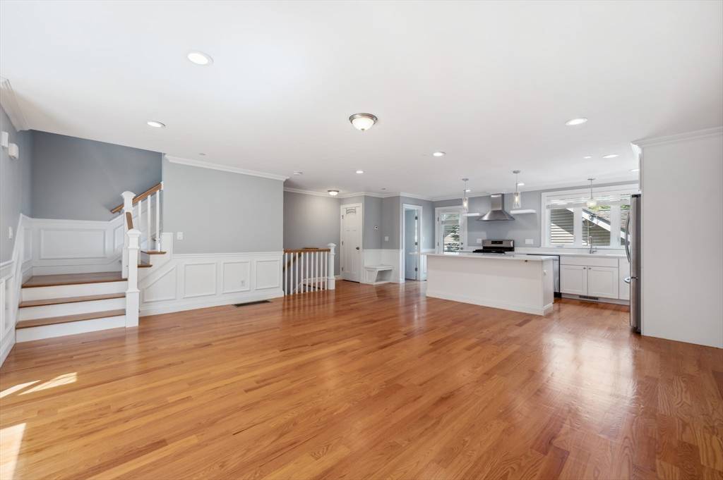 Quincy, MA 02170,33 Oval Road #2