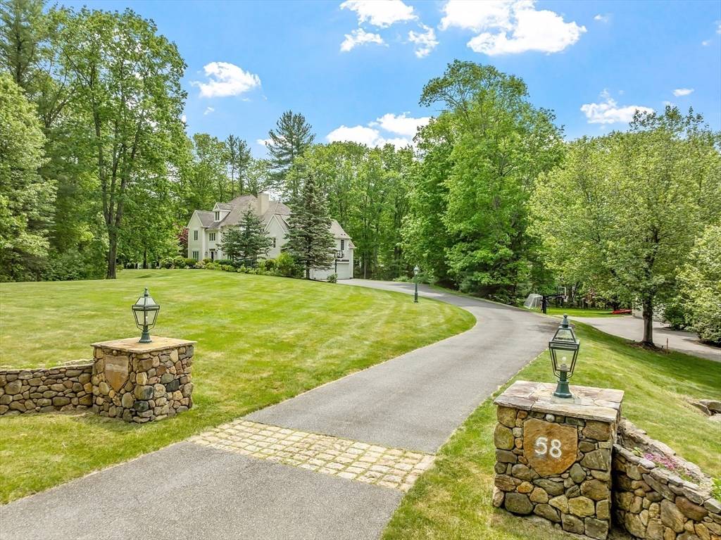 Carlisle, MA 01741,58 Buttrick Ln