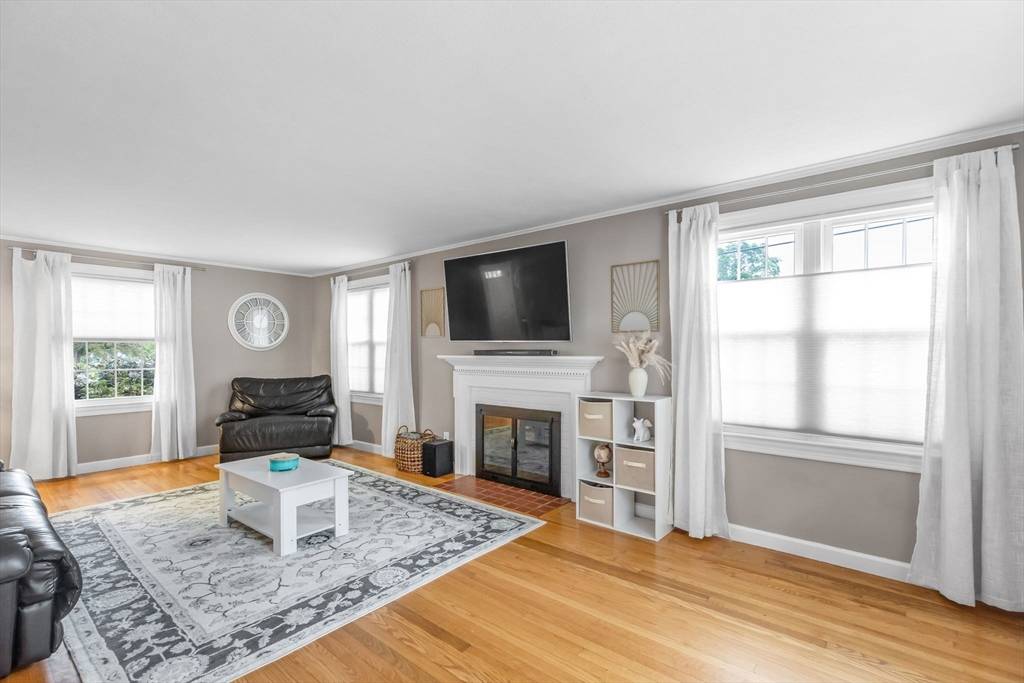 East Longmeadow, MA 01028,2 Ridge Rd