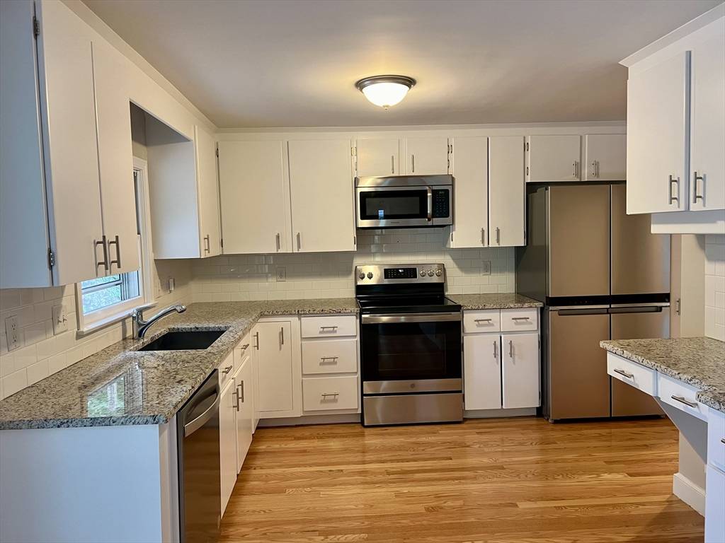 Wellesley, MA 02482,84 Cleveland Rd