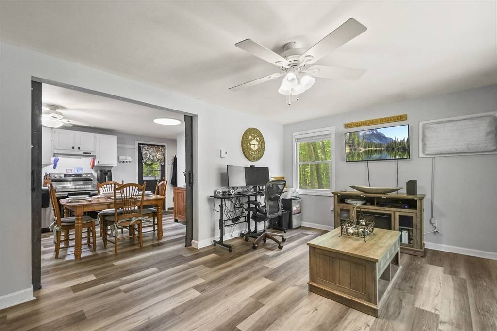 Boxford, MA 01921,231 Georgetown Road