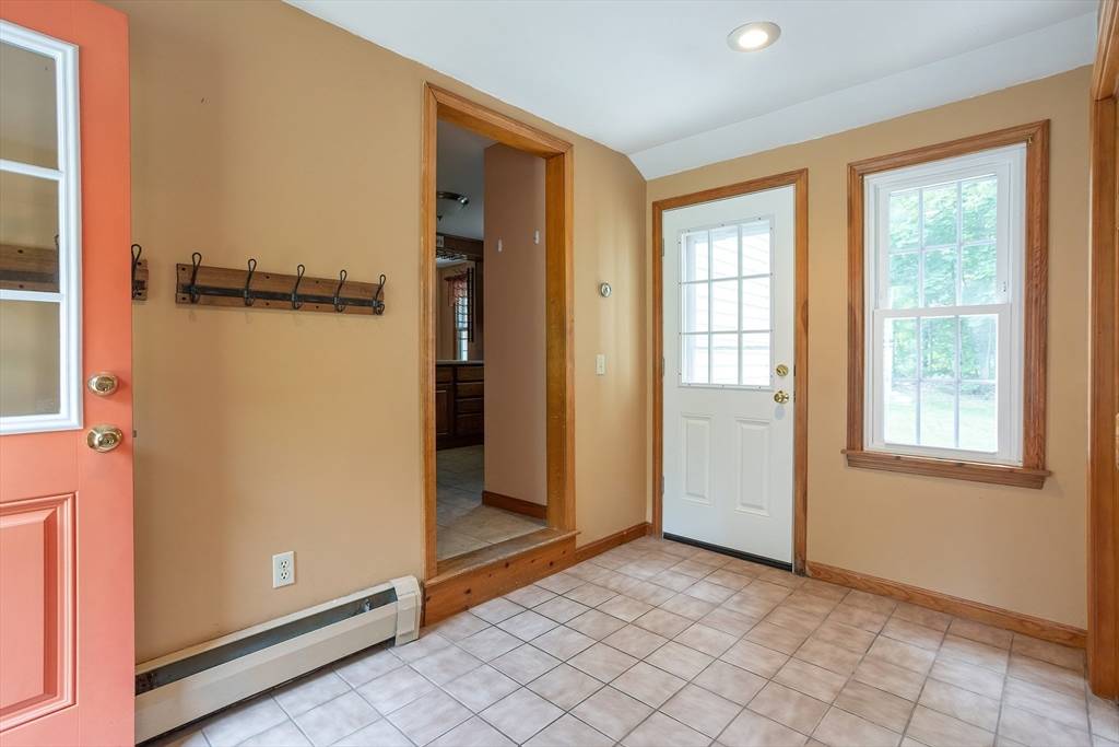 Leominster, MA 01453,18 Oakwind Hollow