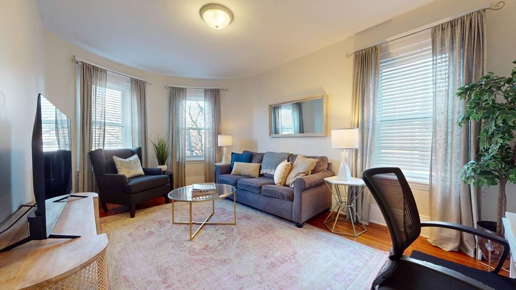 Brookline, MA 02446,636 Washington St #4