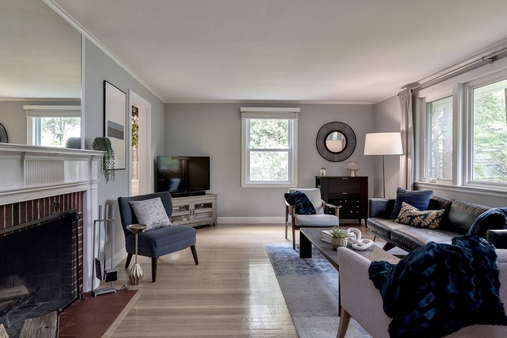 Natick, MA 01760,76 Pleasant St South