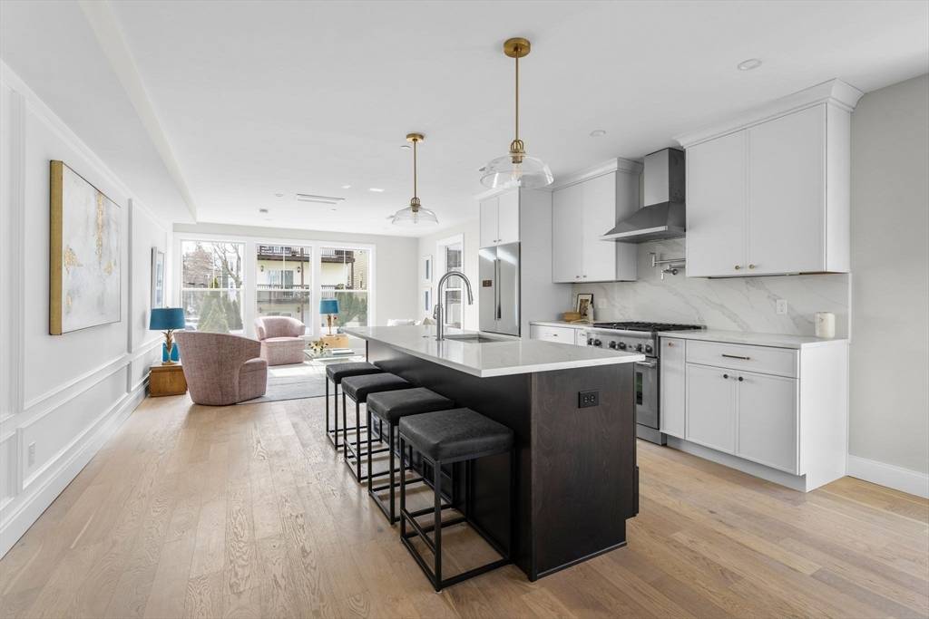 Boston, MA 02127,220 Bowen Street #2