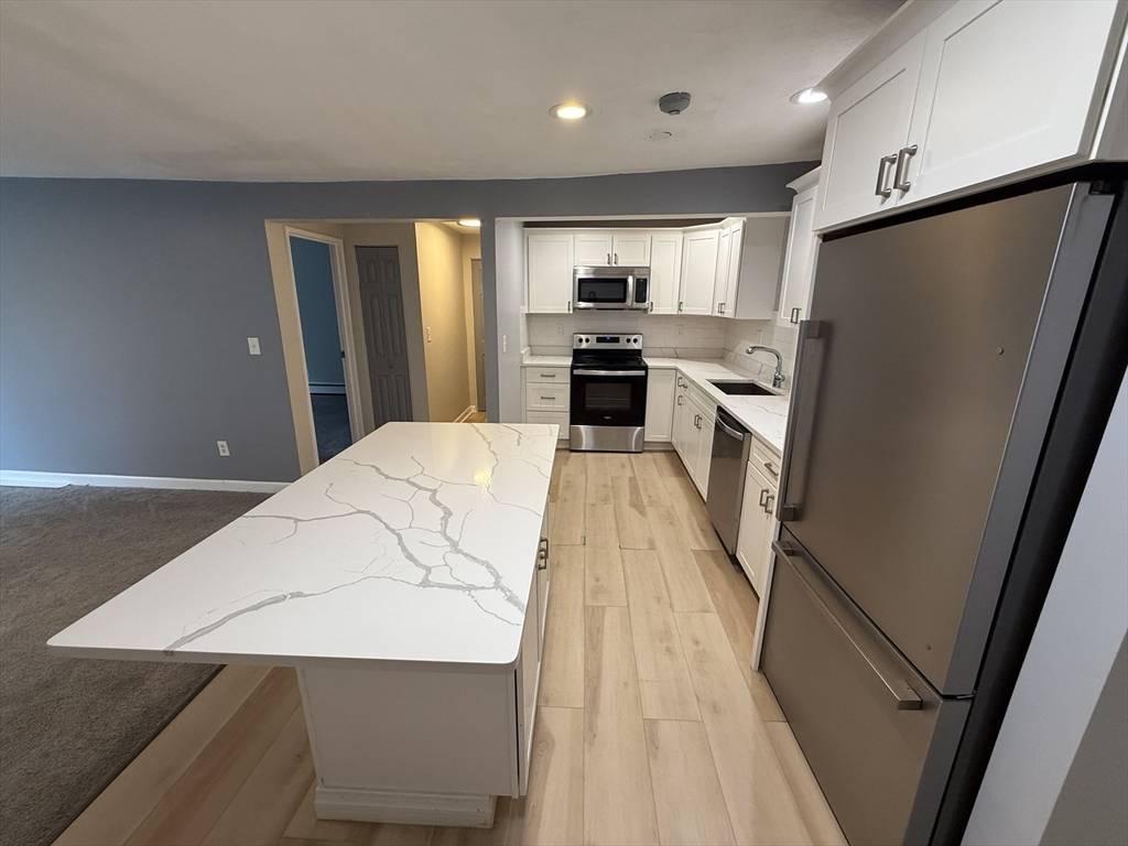 Chelsea, MA 02150,55 Eleanor St #17