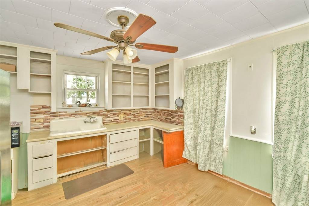 Taunton, MA 02780,29 Waverly St
