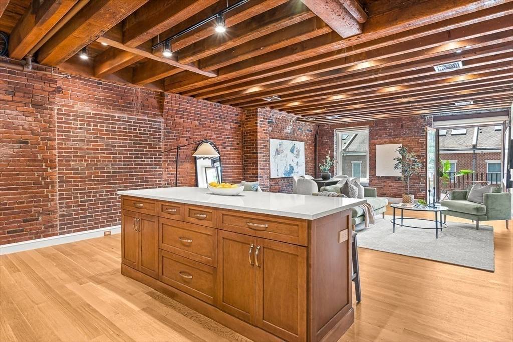 343 Commercial St #212 Boston, MA 02109