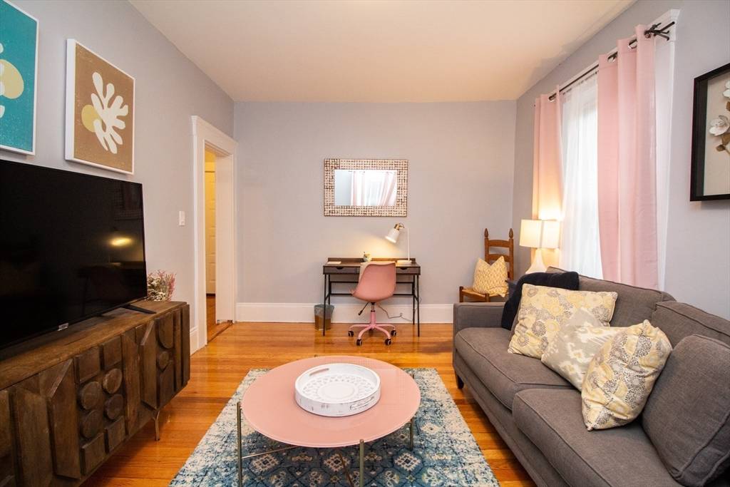 Brookline, MA 02446,636 Washington St #5