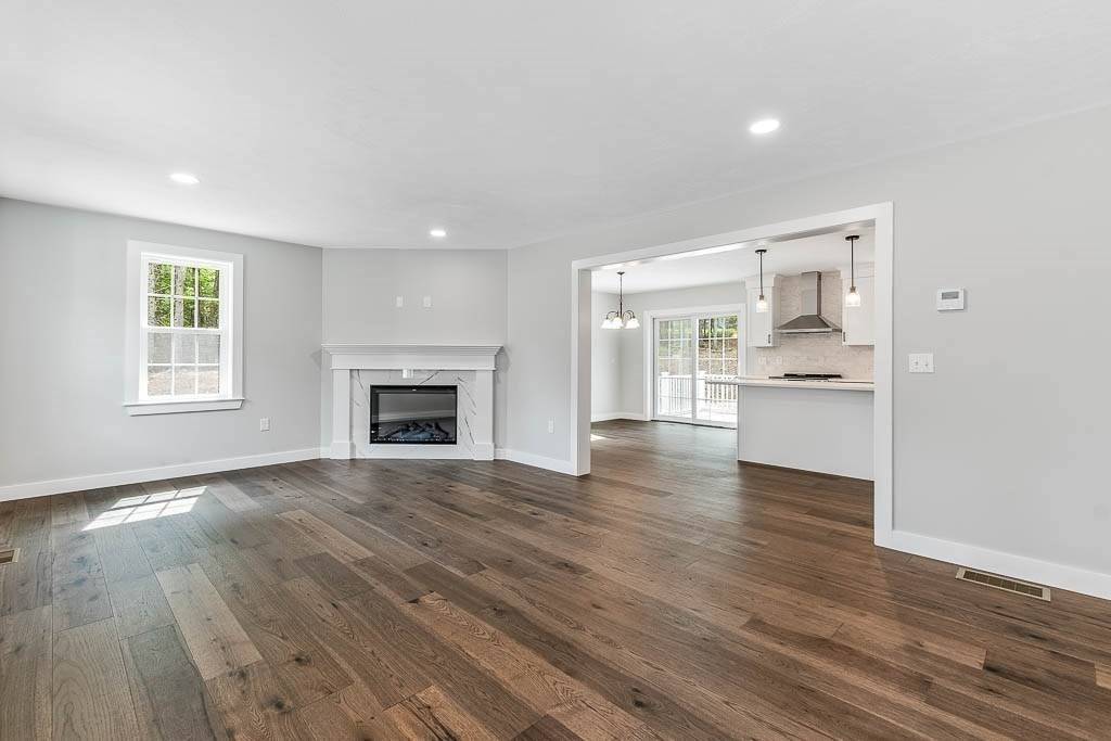 Lakeville, MA 02347,90 Howland Rd.
