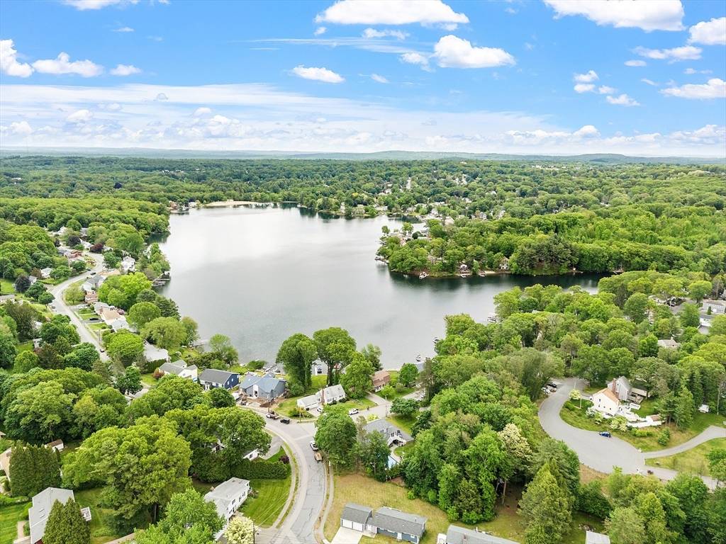 Hudson, MA 01749,4 Elizabeth Rd