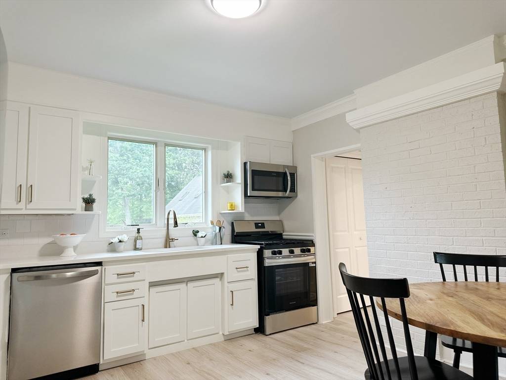 31 Horton St Attleboro, MA 02703