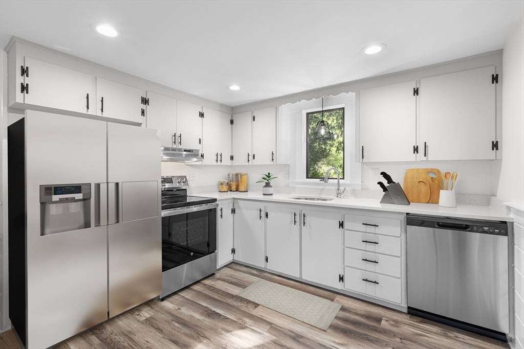 Newbury, MA 01951,2 Pauls Way