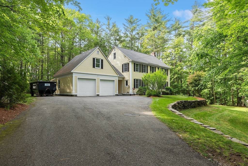 Townsend, MA 01469,135 South Row Road