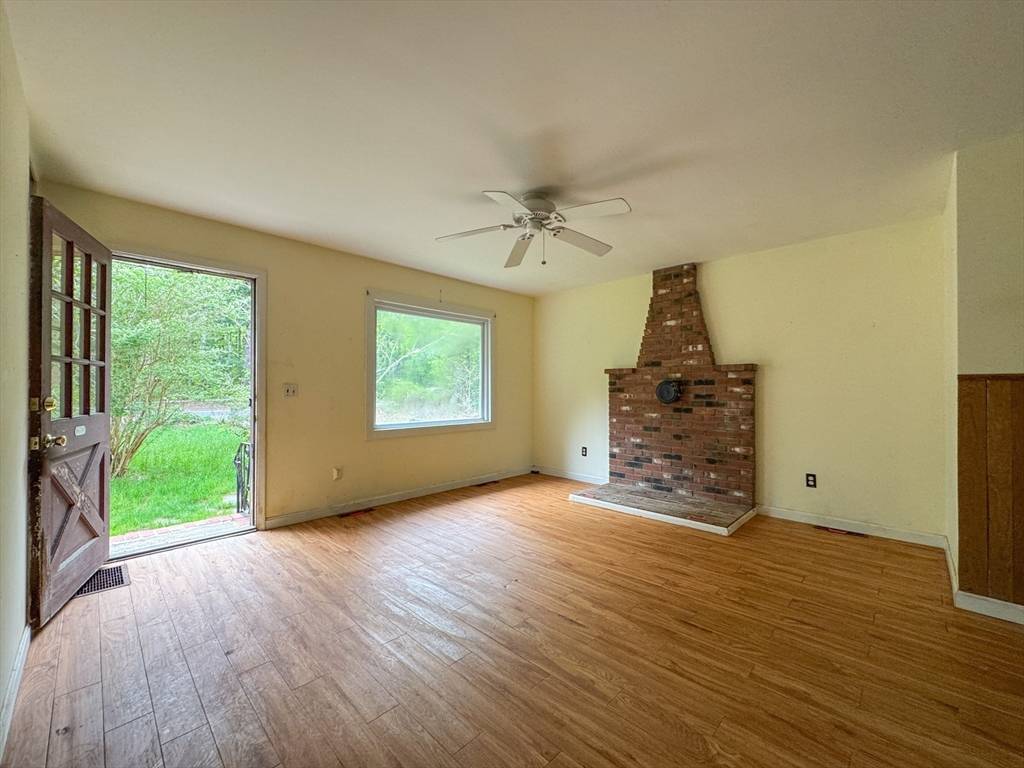 Rochester, MA 02770,515 Rounseville Rd