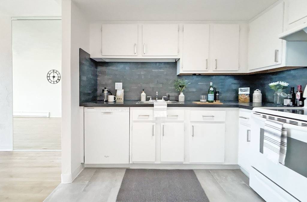 Revere, MA 02151,585 Revere Beach Pkwy #410