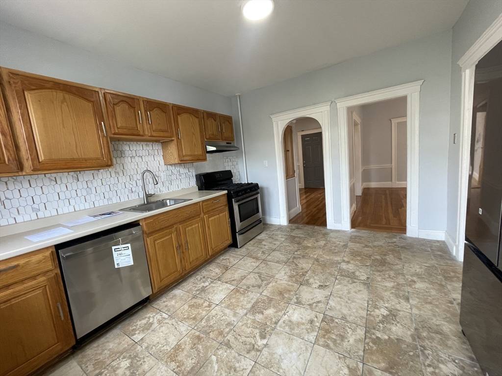 Boston, MA 02124,15 Mora St #2