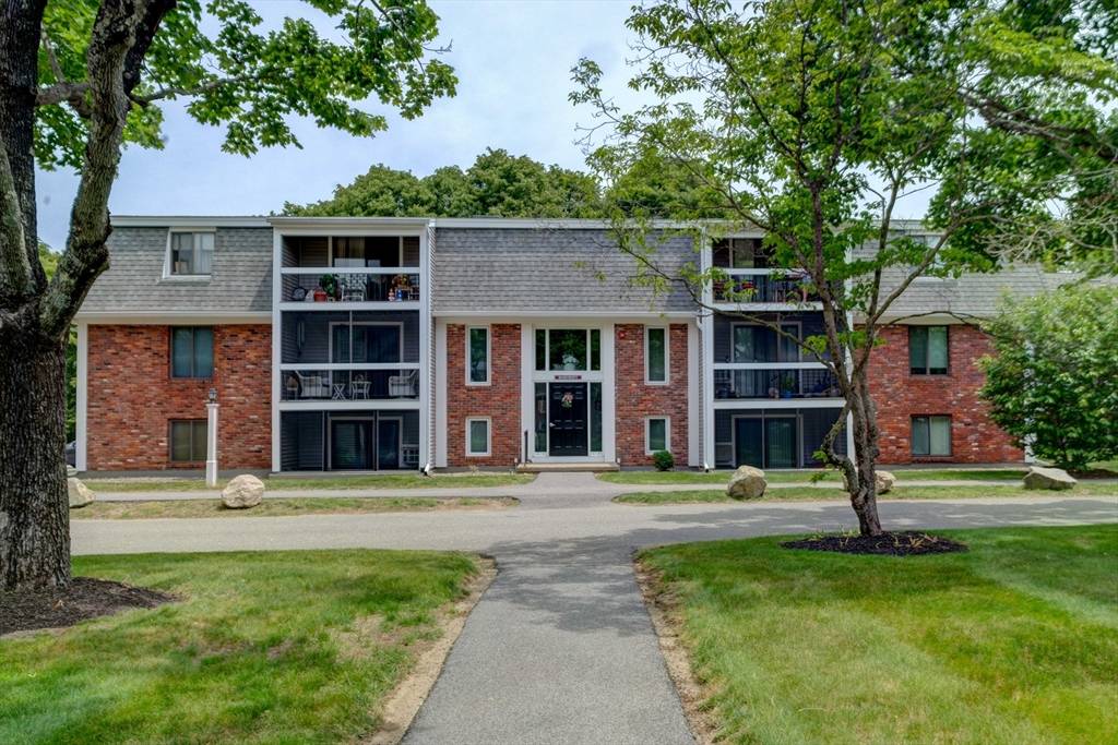 Easton, MA 02375,15 Foundry Street #B1