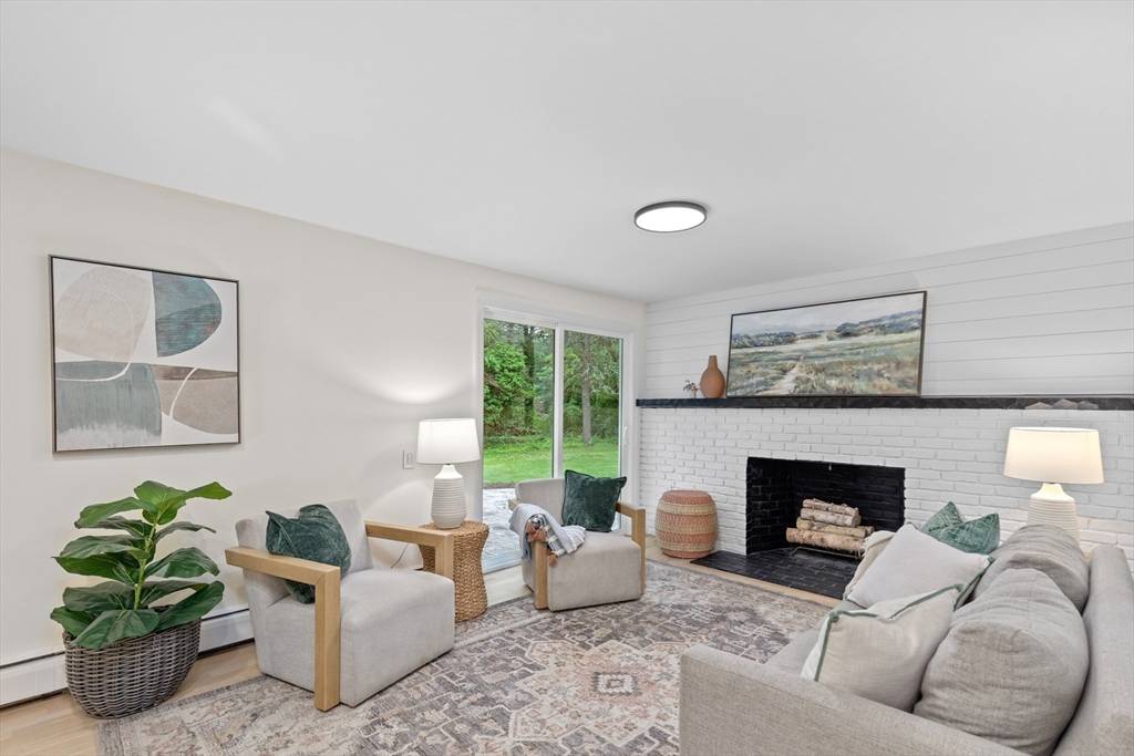 Duxbury, MA 02332,26 Winter St