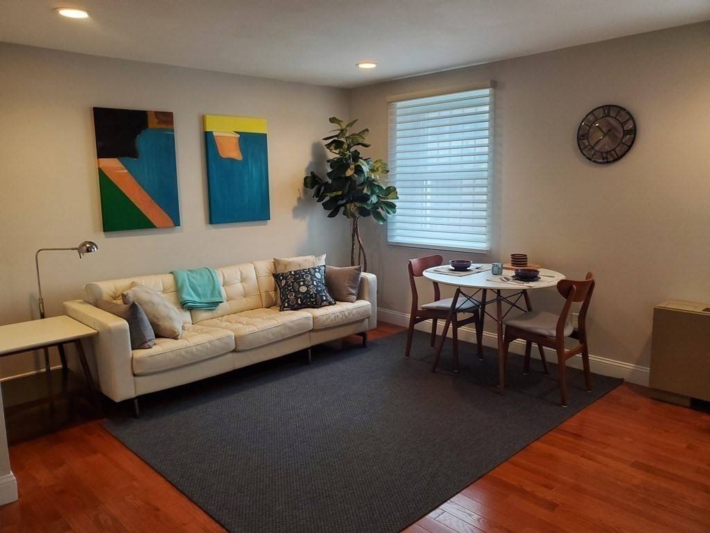 Boston, MA 02114,27 Bowdoin St #5A