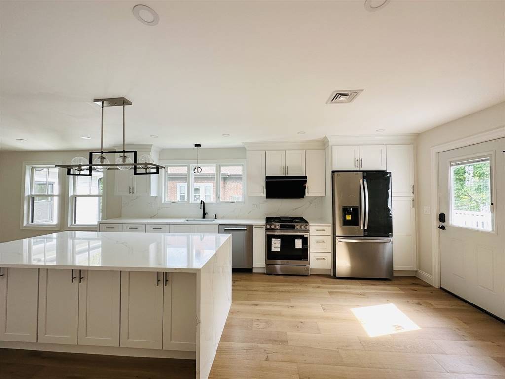 Newton, MA 02459,125 Oxford Road #125