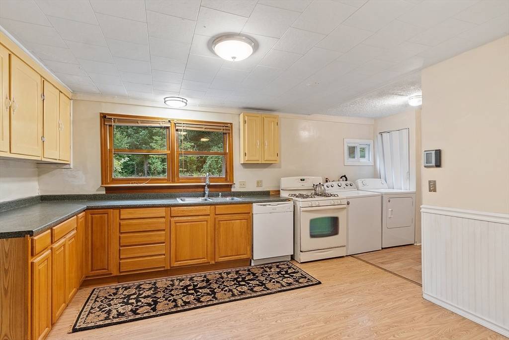 Townsend, MA 01469,10 Worcester Rd