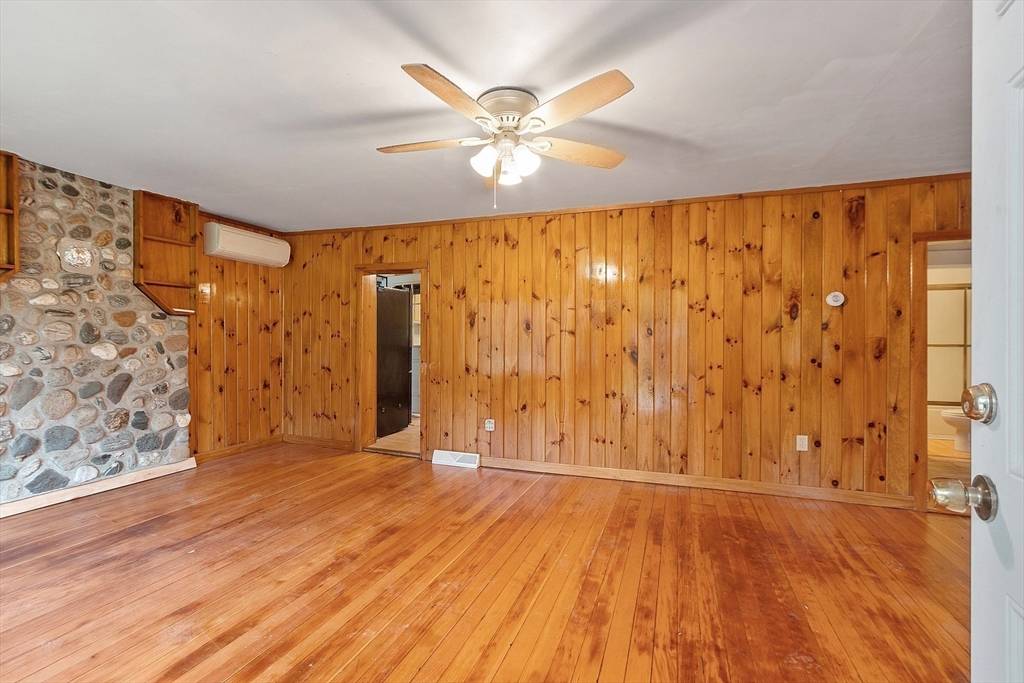 10 Worcester Rd Townsend, MA 01469