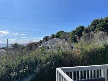 Hull, MA 02045,8 Douglas Ave