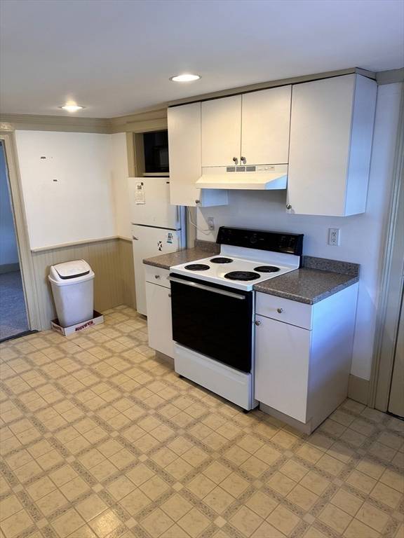 Salem, MA 01970,11 Hodges Court #3L